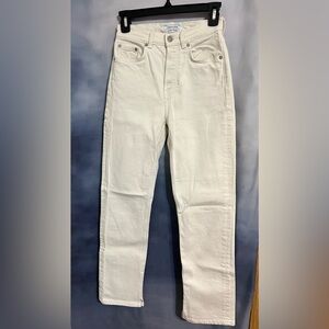 & Other Stories white 5 pocket denim straight leg jeans with button fly EUC 24